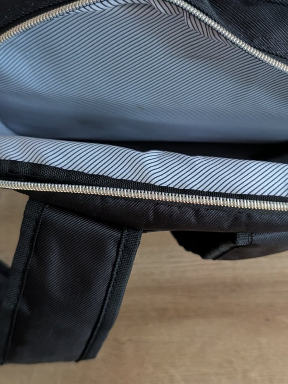 Kenneth Cole Reaction Backpack - Picture 6 of 7